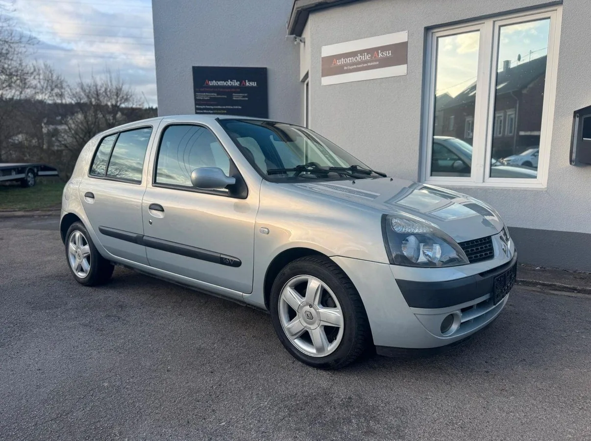 Renault Clio Foto 1