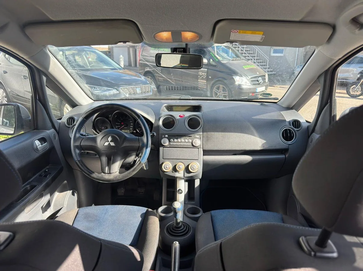 Mitsubishi Colt Foto 9