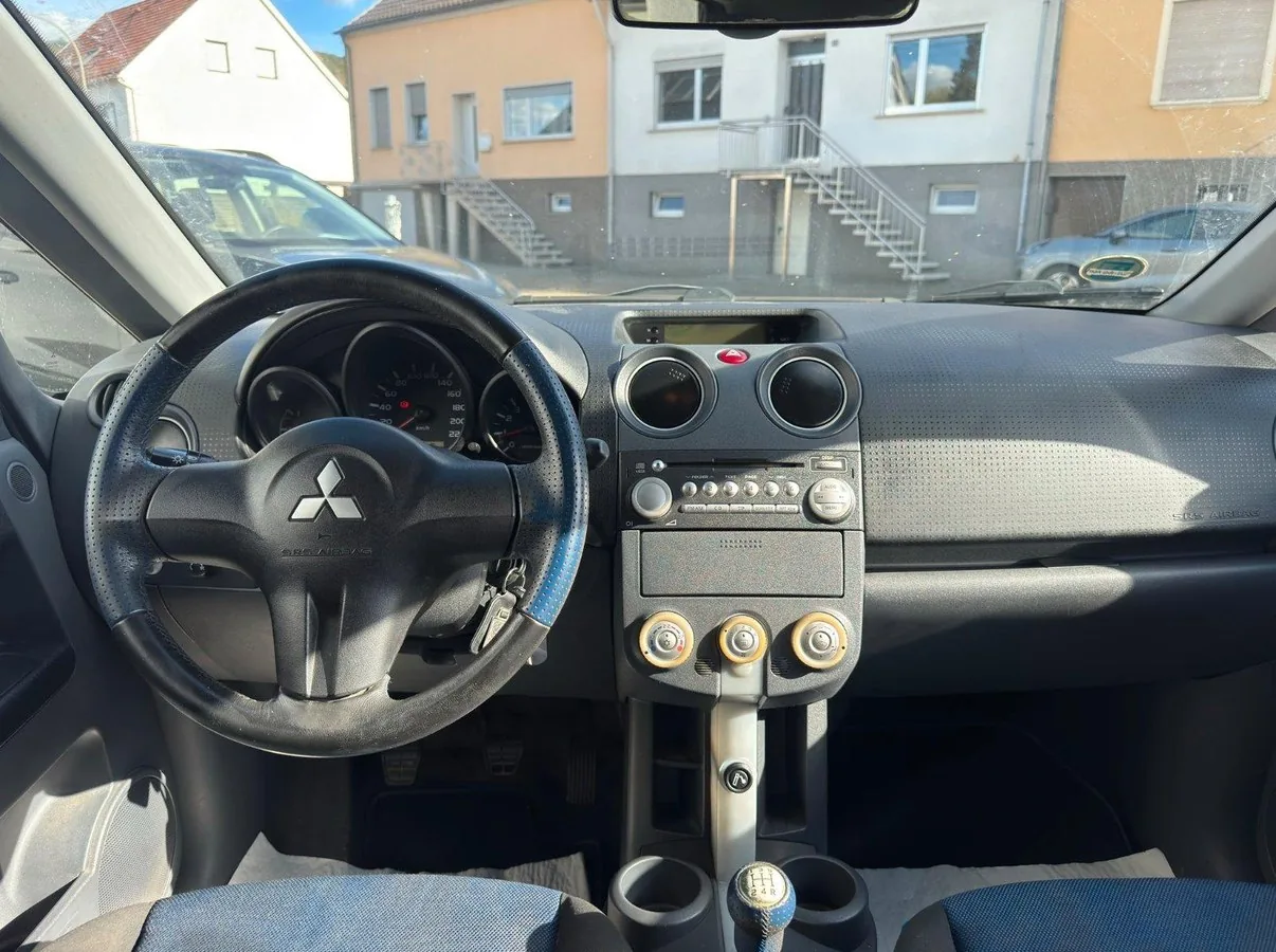 Mitsubishi Colt Foto 10