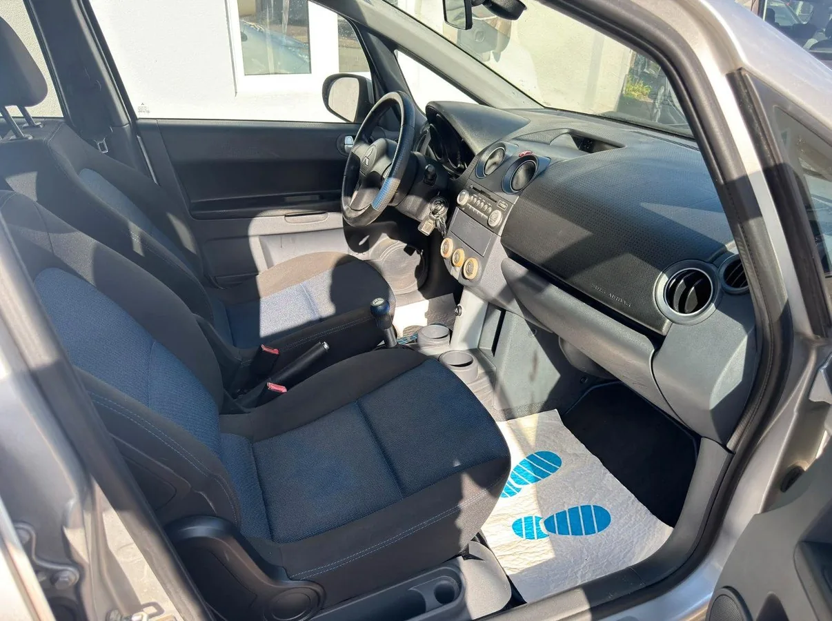 Mitsubishi Colt Foto 11