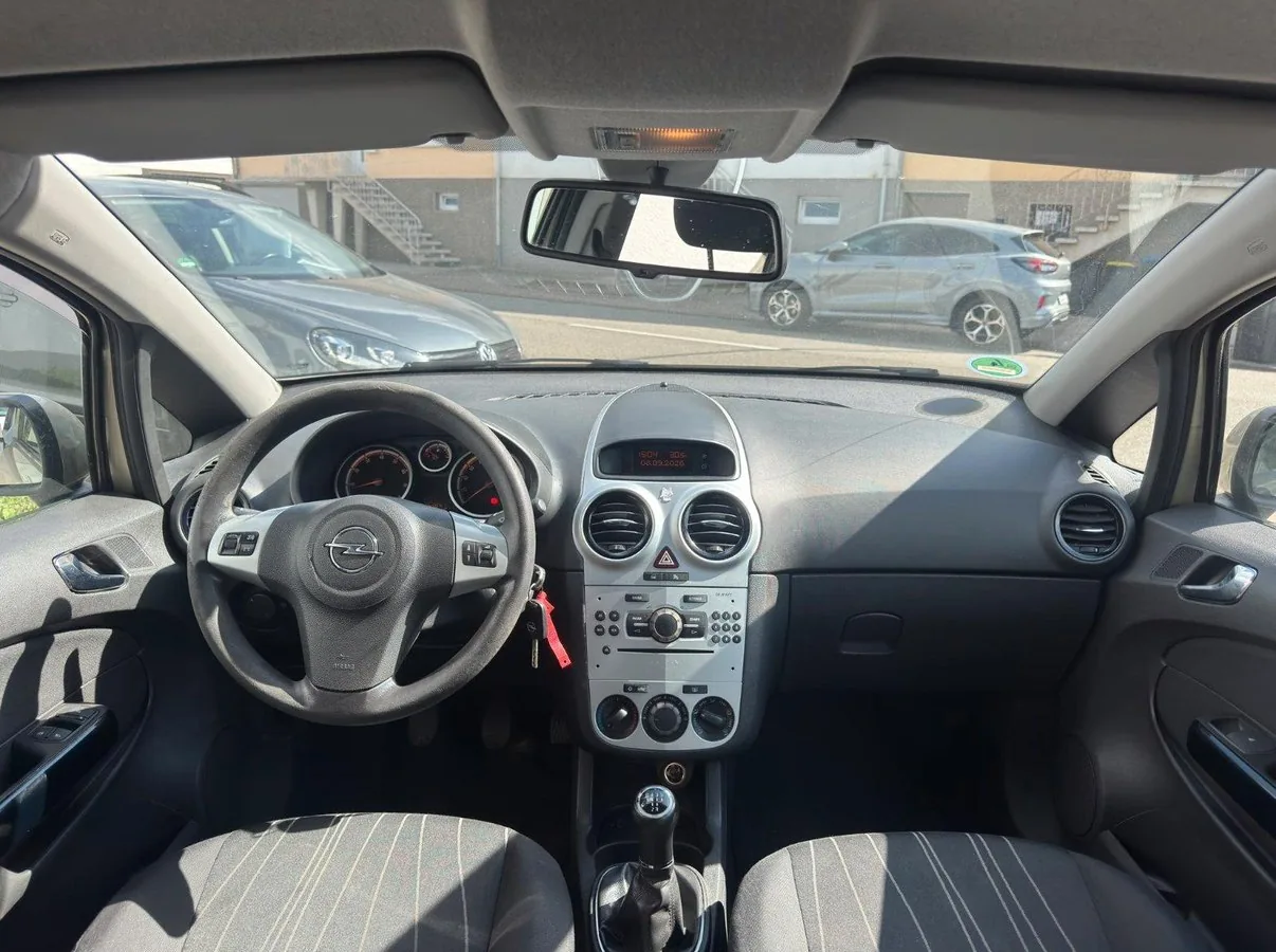 Opel Corsa Foto 10