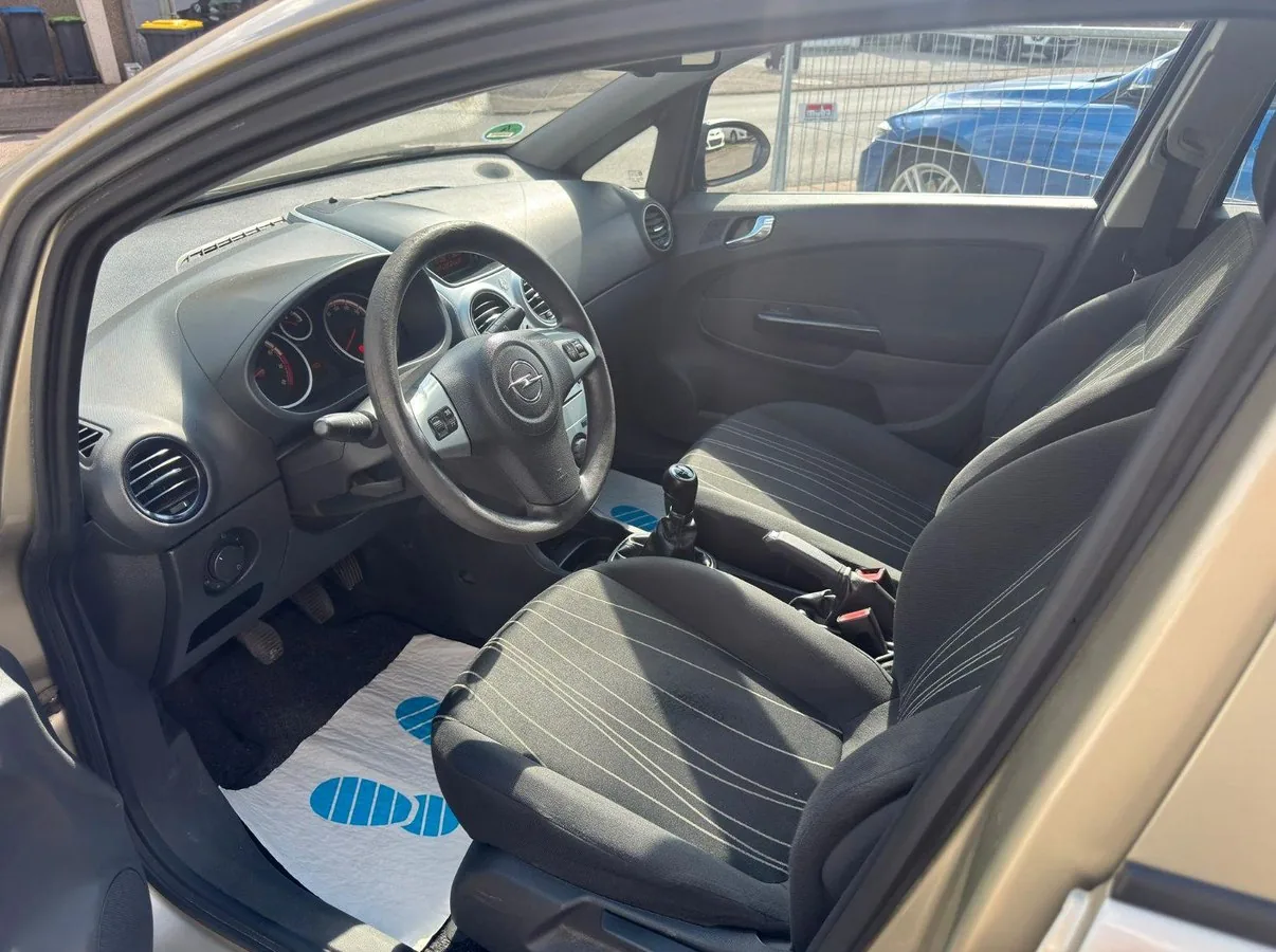 Opel Corsa Foto 13