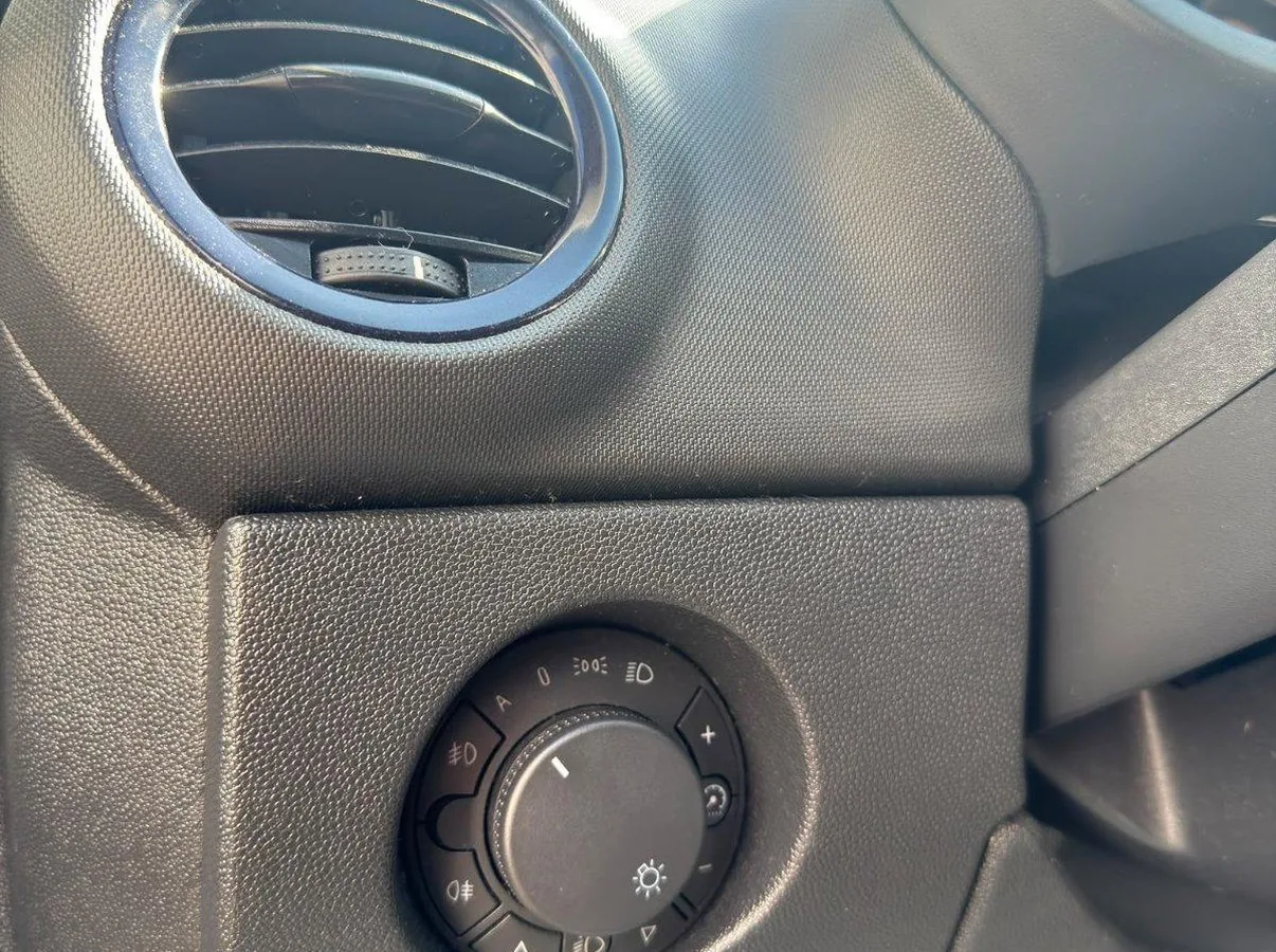 Opel Corsa Foto 15