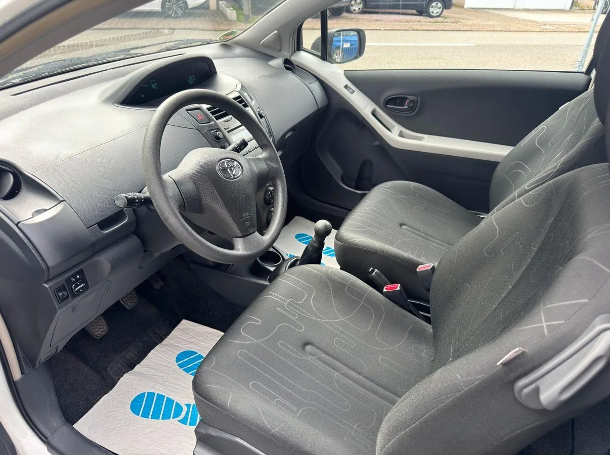 Toyota Yaris Foto 10